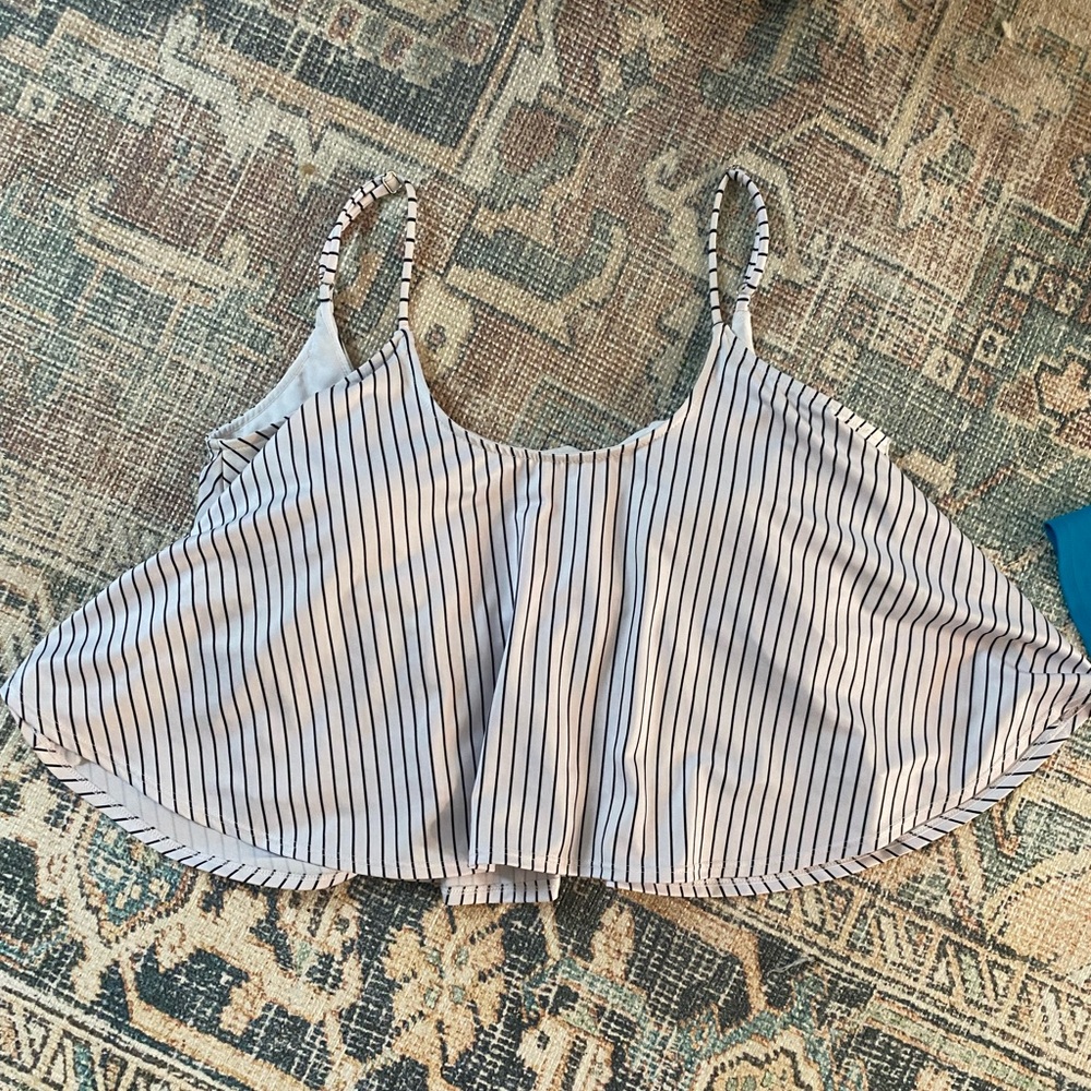 Kortni Jeane Swing top